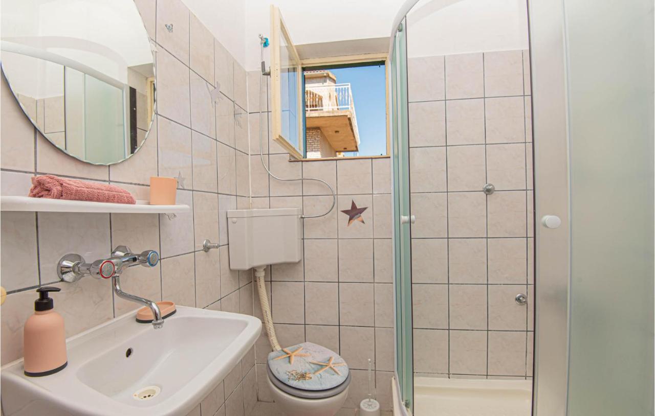 3 Bedroom Lovely Apartment In Brodarica Brodarica  Zewnętrze zdjęcie